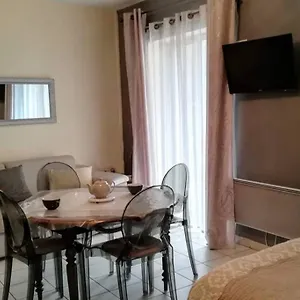  Appartement Meuble Classe 3*** Ideal Cure Thermale, Avec Terrasse De 30m2, Magnifique Vue France